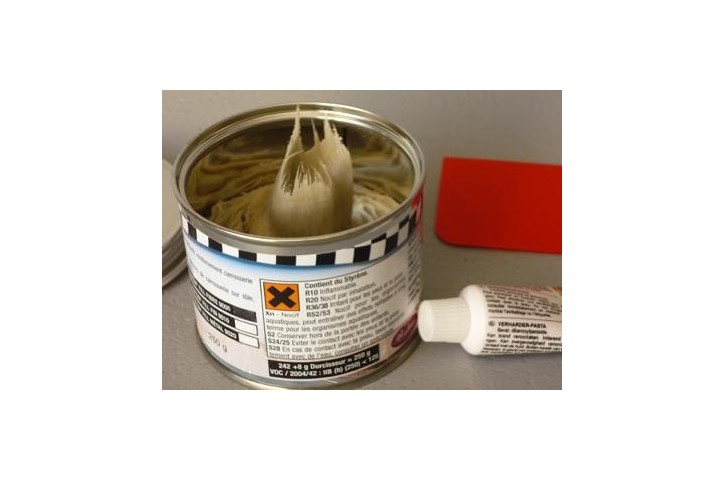 Mastic polyester fibré avec additifs anti-corrosion 250 gr